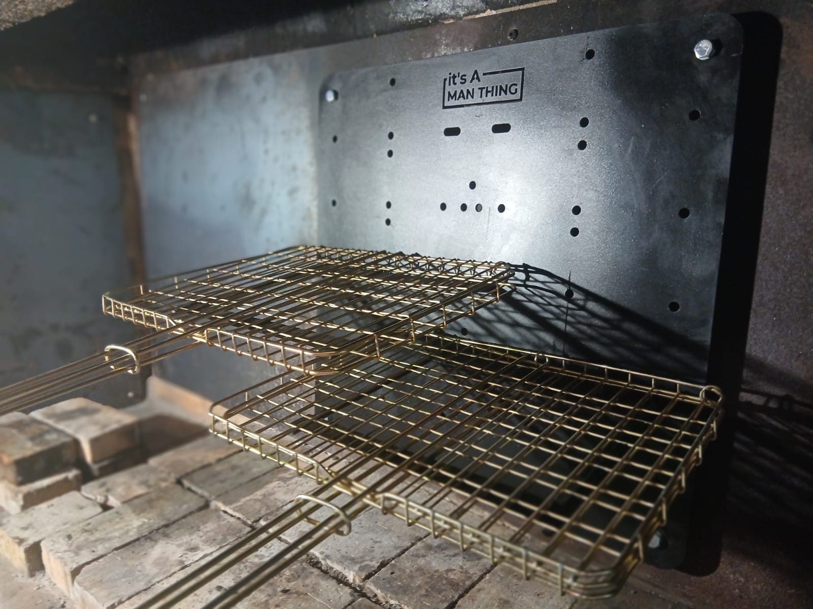 The Man Thing braai grid mount installed