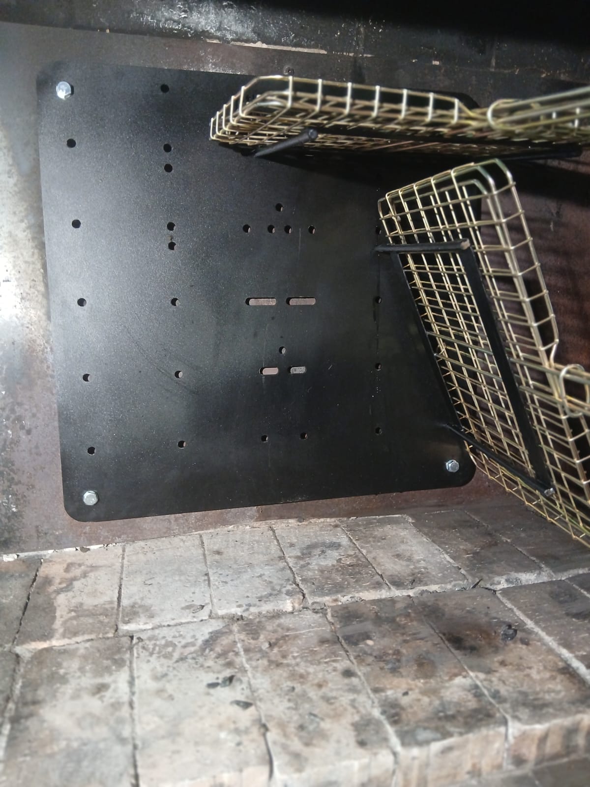 The Man Thing grid clamp system